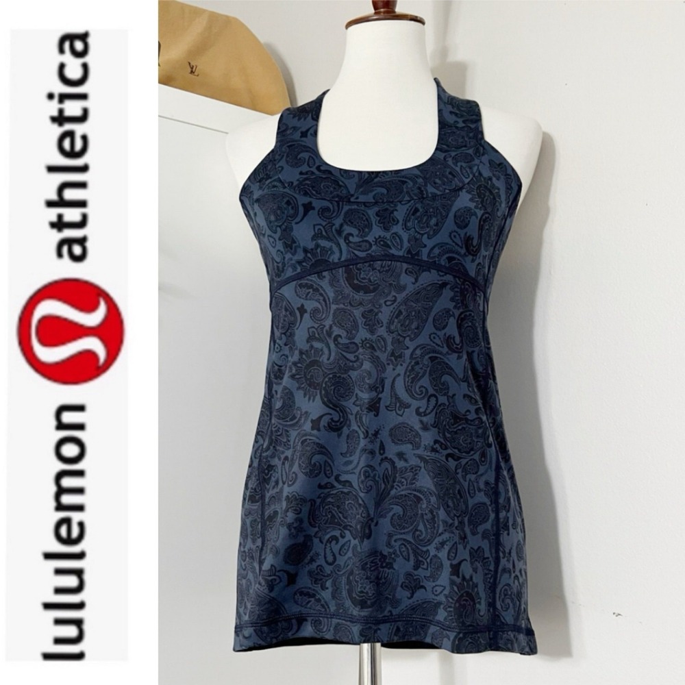 Lululemon Athletica Women's Blue Paisley Scoop Neck Racerback‎ Tank Top Size 8